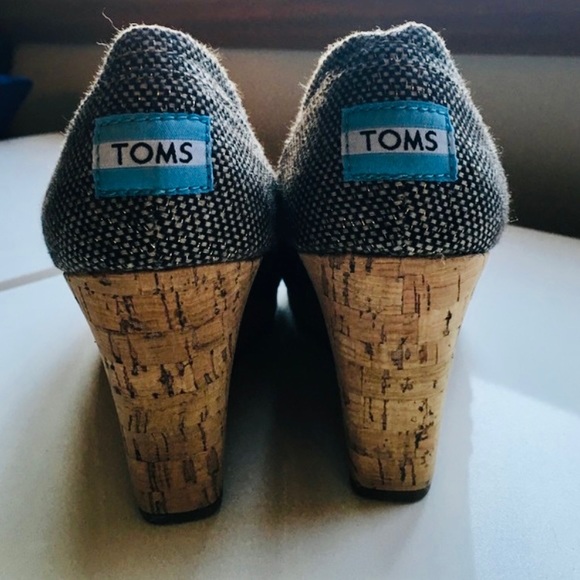 TOMS Wedges - Picture 4 of 5